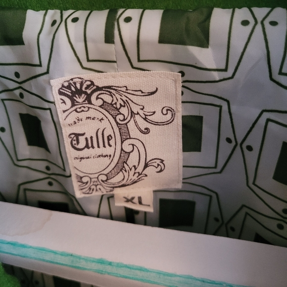 Green Wool Blend jacket. It is labelled a size XL but fits like a L - Picture 2 of 2